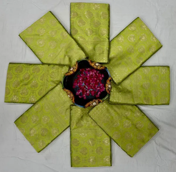 Green_Cotton_Silk_Floral_Print_Woven_Banarasi_Saree_For_Women