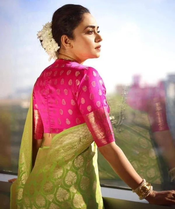 Green_Cotton_Silk_Floral_Print_Woven_Banarasi_Saree_For_Women