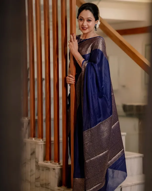 Blue_Cotton_Silk_Woven_Banarasi_Regular_Saree_For_Women