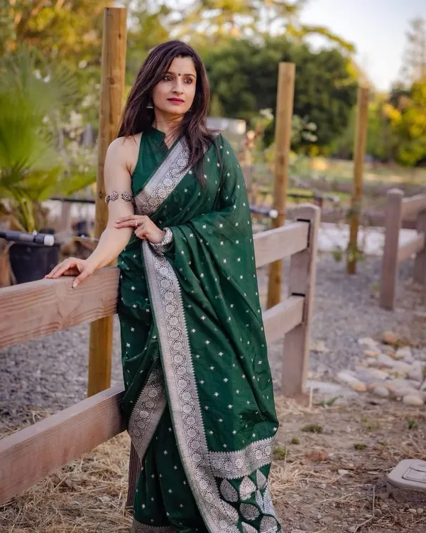 Green_Cotton_Silk_Floral_Print_Regular_Saree_For_Women