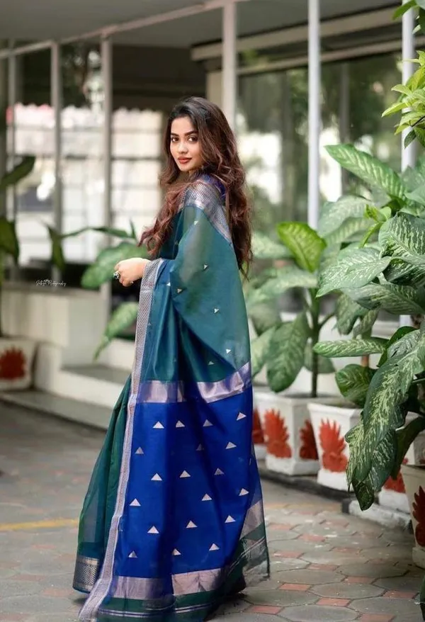 Blue_Cotton_Silk_Floral_Print_Bollywood_Regular_Saree_For_Women