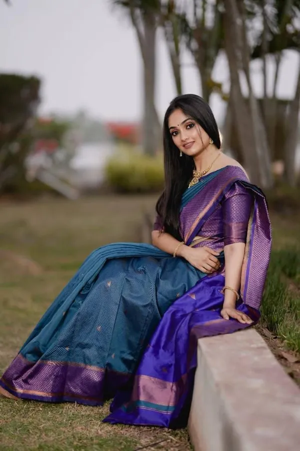 Blue_Cotton_Silk_Floral_Print_Bollywood_Regular_Saree_For_Women