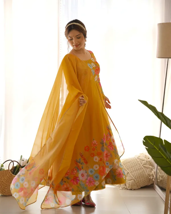 Soft_Organja_Silk_Fabric_Fully_Flair_Kali_Pattern_And_Canvas_Patta_With_Dupatta_Set_Pent_Ready_To_Wear