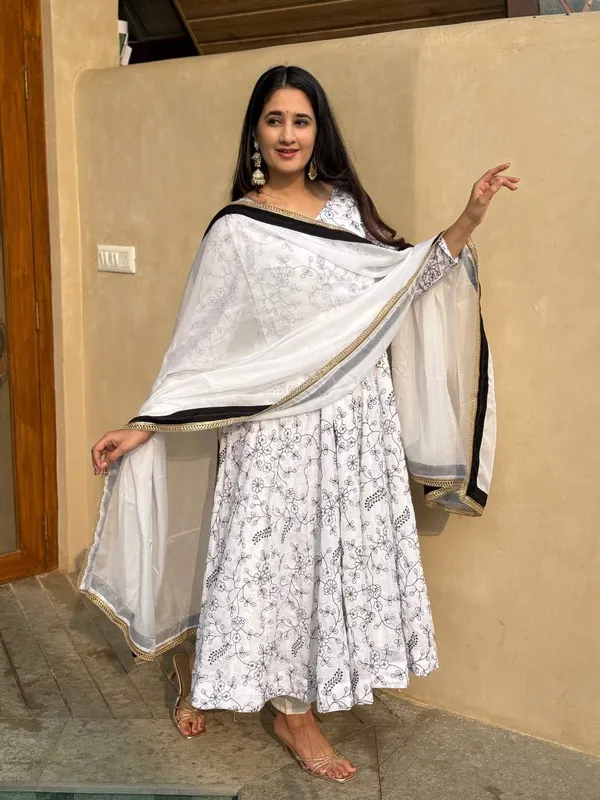 White_Color_Anarakali_Dress_in_Vichitra_Silk_Material_With_5mm_Sequence_And_Embroidery_Work_