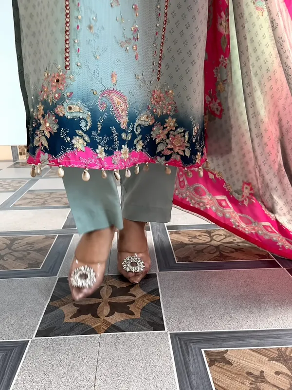 Multi_Color_Silk_Sleeveless_Kurta_Pant_Dupatta_Set_For_Women