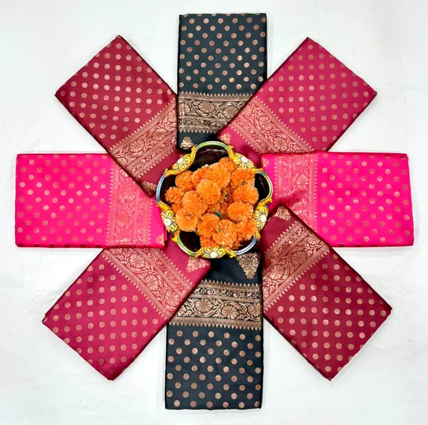 Black_Cotton_Silk_Polka_Print_Woven_Banarasi_Saree_For_Women