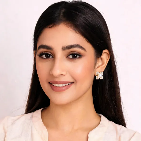 Lustre_Pave_Square_Tops_Studs