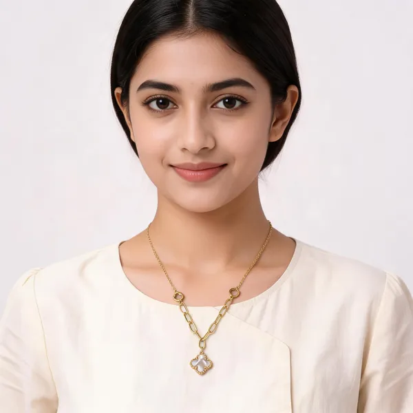 The_Nacre_Clover_Link_Necklace