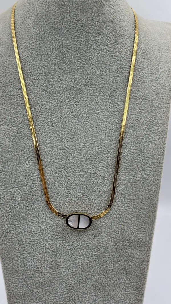 The_Nacre_Navire_Herringbone_Necklace