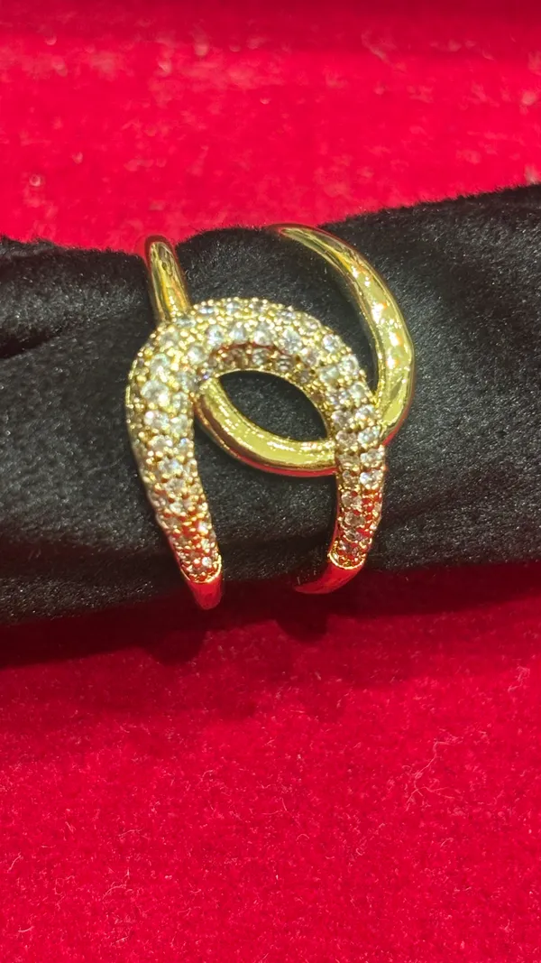 The_Infinite_Knot_Pave_Ring