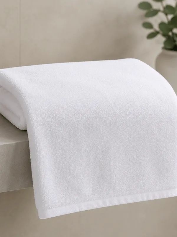 White_Premium_Cotton_Textured_Border_Bath_Towel
