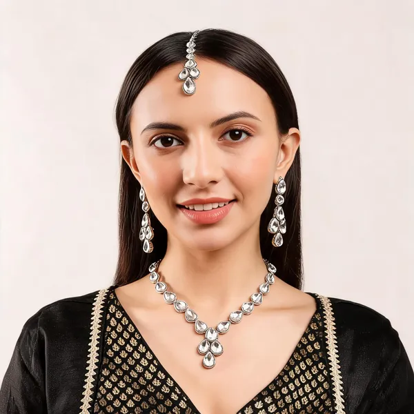White_Alloy_Jewellery_Set_For_Women