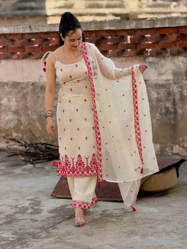 Cream_Printed_Ethnic_Kurta_Set_for_Women