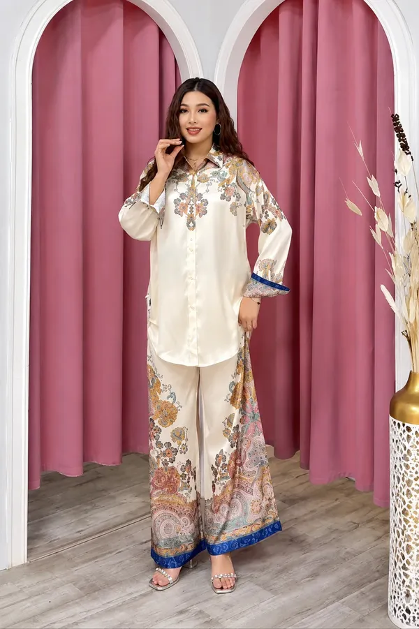 Off_White_Satin_Printed_Relaxed_Fit_Co_Ord_Set_For_Women