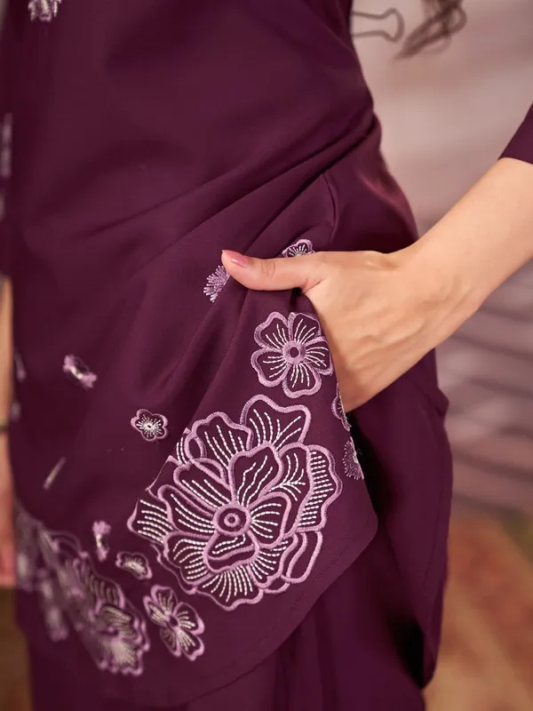 Floral_Embroidered_Kurta_Pant_Co-Ord_Set