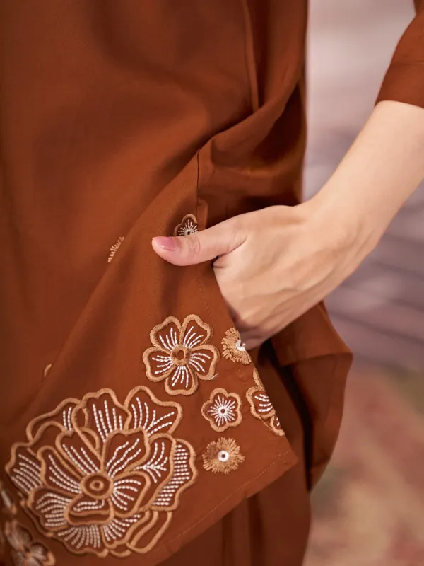 Floral_Embroidered_Kurta_Pant_Co-Ord_Set