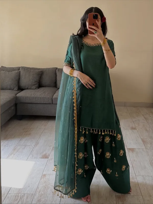Green_Embroidered_Ethnic_Suit_Set_For_Women