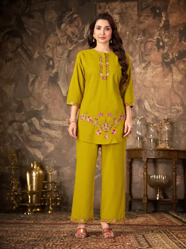 Meher_Embroidered_Co-Ord_Set_–_Premium_Kurta_&_Straight_Pant_Set