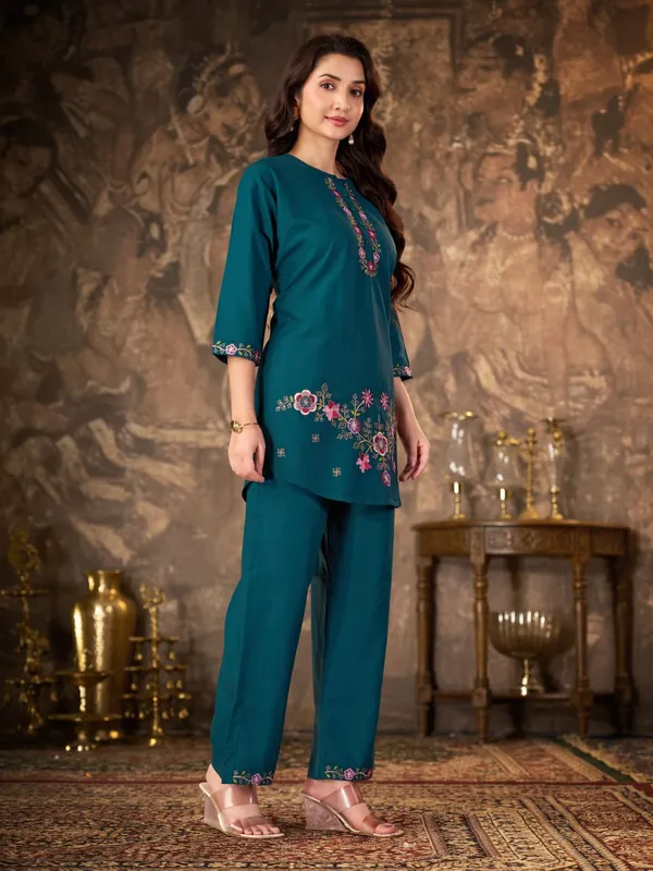 Meher_Embroidered_Co-Ord_Set_–_Premium_Kurta_&_Straight_Pant_Set