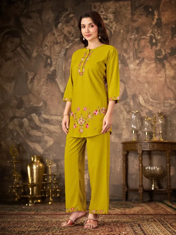 Meher_Embroidered_Co-Ord_Set_–_Premium_Kurta_&_Straight_Pant_Set