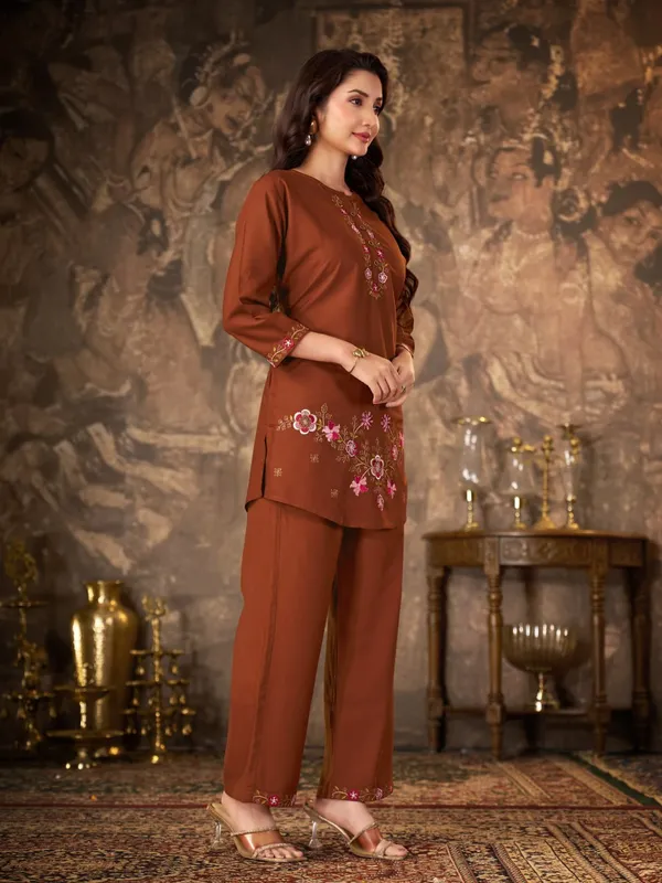 Meher_Embroidered_Co-Ord_Set_–_Premium_Kurta_&_Straight_Pant_Set