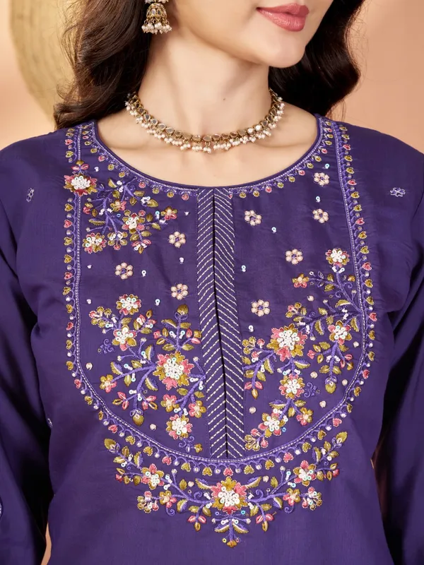 Mishudi_Designer_Embroidered_Kurta_Pant_With_Dupatta_Set