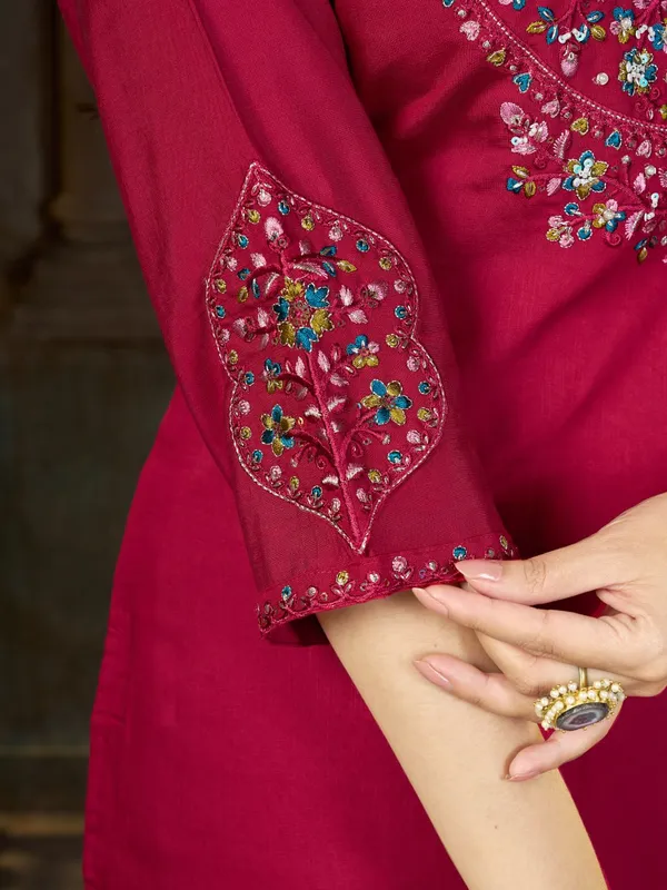 Mishudi_Designer_Embroidered_Kurta_Pant_With_Dupatta_Set