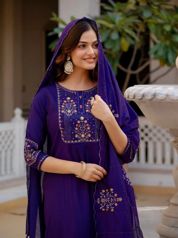 Mishudi_Designer_Floral_Embroidered_3_Piece_Suit_Set