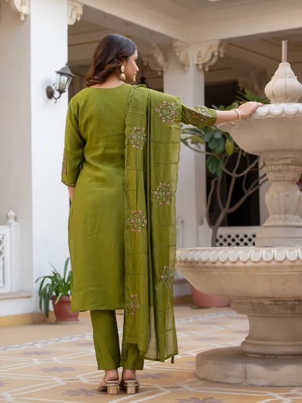 Mishudi_Designer_Floral_Embroidered_3_Piece_Suit_Set