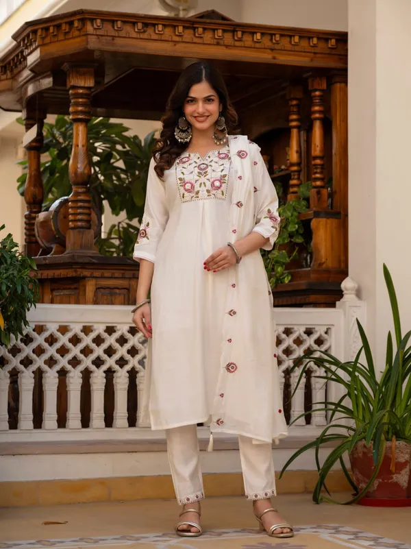 Mishudi_Designer_Floral_Embroidered_3_Piece_Suit_Set