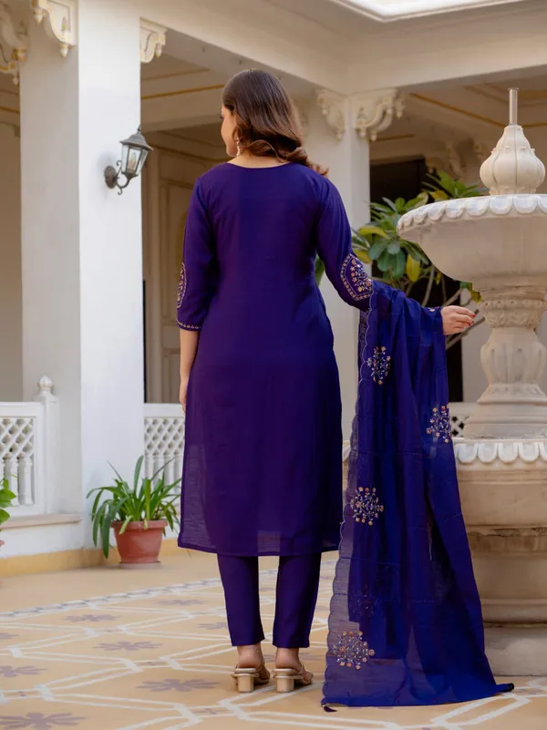 Mishudi_Designer_Floral_Embroidered_3_Piece_Suit_Set