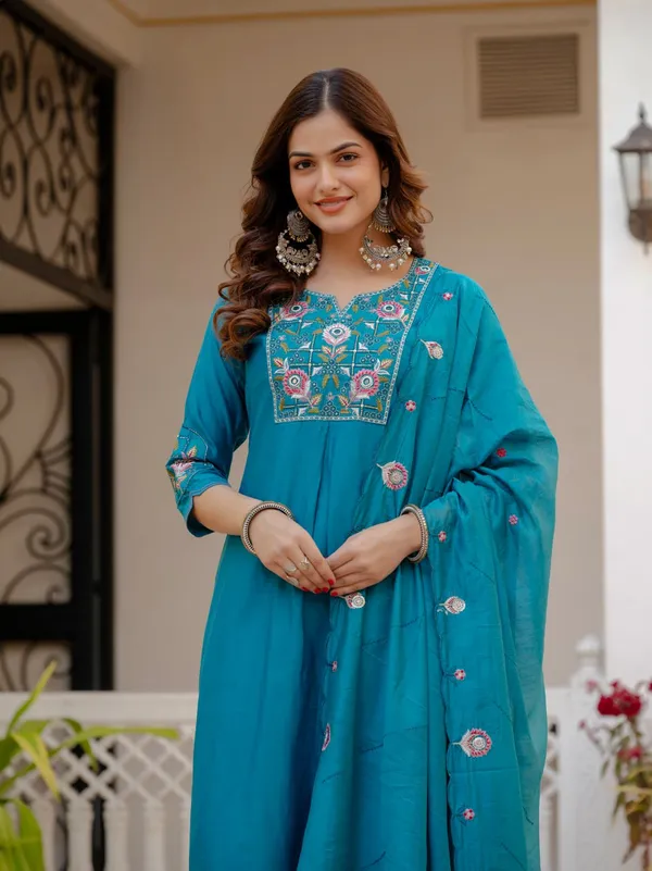 Mishudi_Designer_Floral_Embroidered_3_Piece_Suit_Set