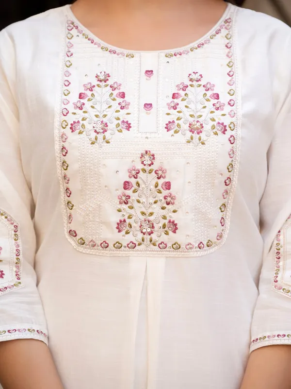 Mishudi_Designer_Floral_Embroidered_3_Piece_Suit_Set