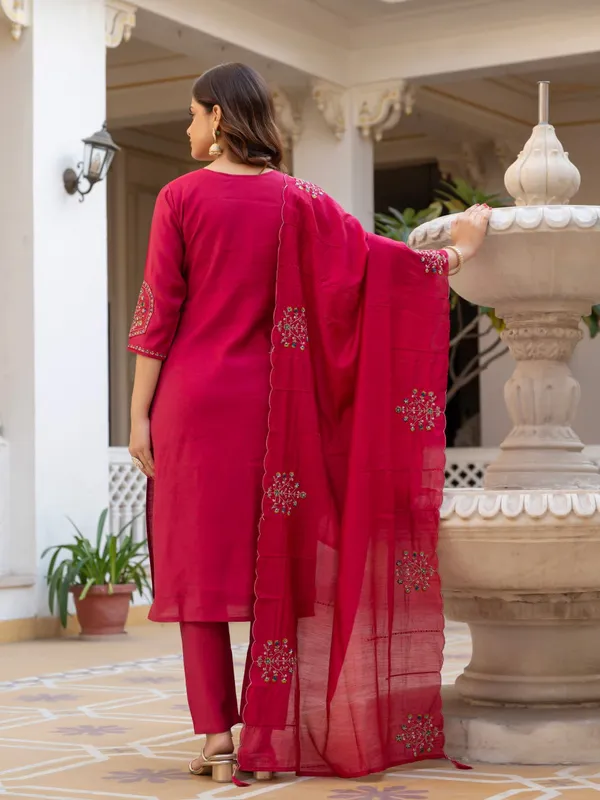 Mishudi_Designer_Floral_Embroidered_3_Piece_Suit_Set