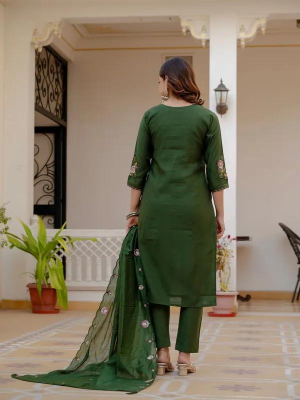 Mishudi_Designer_Floral_Embroidered_3_Piece_Suit_Set