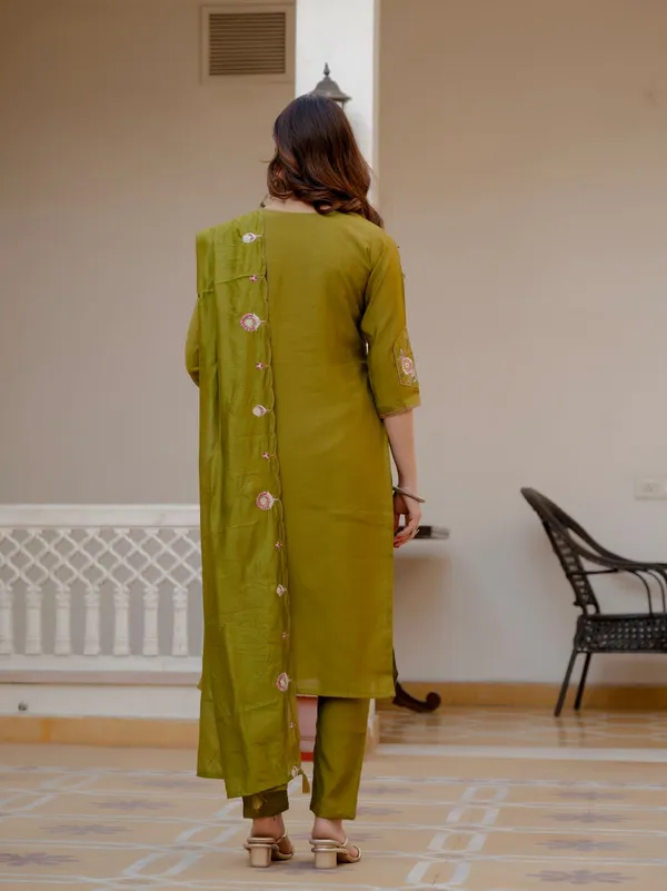 Mishudi_Designer_Floral_Embroidered_3_Piece_Suit_Set