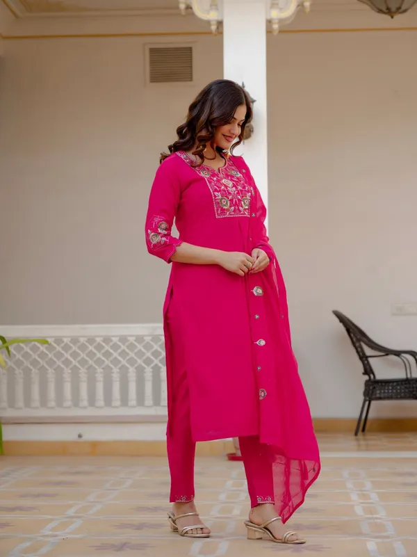 Mishudi_Designer_Floral_Embroidered_3_Piece_Suit_Set