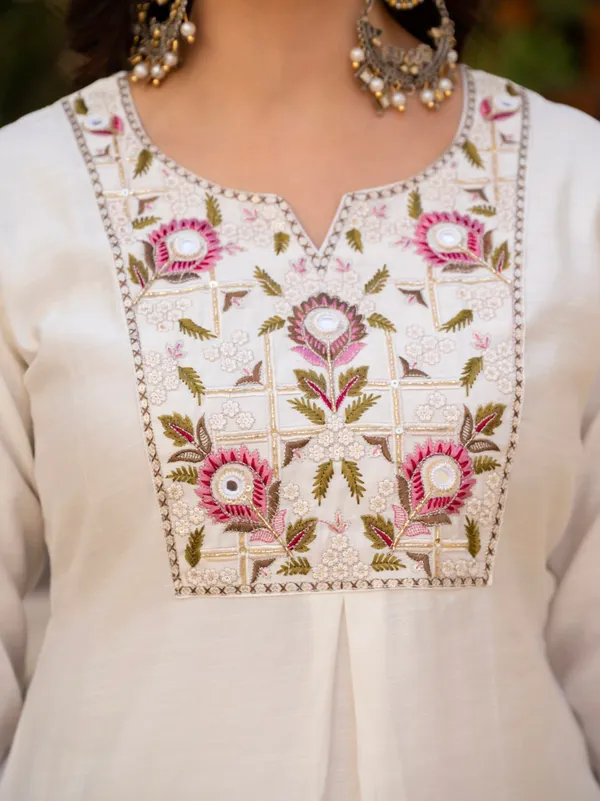 Mishudi_Designer_Floral_Embroidered_3_Piece_Suit_Set
