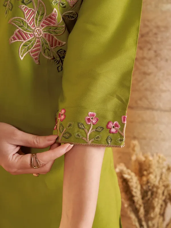 Mishudi_Designer_Floral_Embroidery_Co-Ord_Set