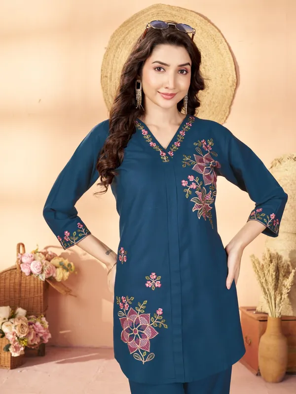 Mishudi_Designer_Floral_Embroidery_Co-Ord_Set