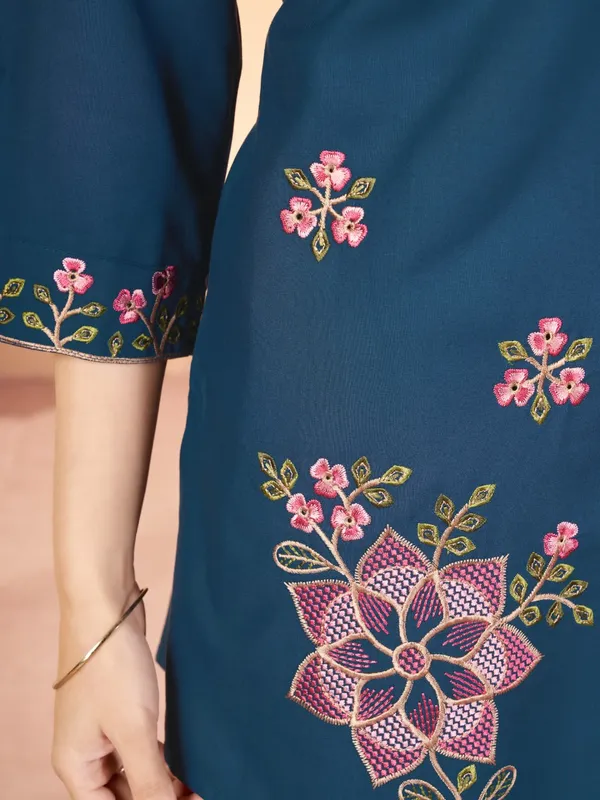 Mishudi_Designer_Floral_Embroidery_Co-Ord_Set