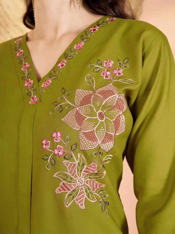 Mishudi_Designer_Floral_Embroidery_Co-Ord_Set