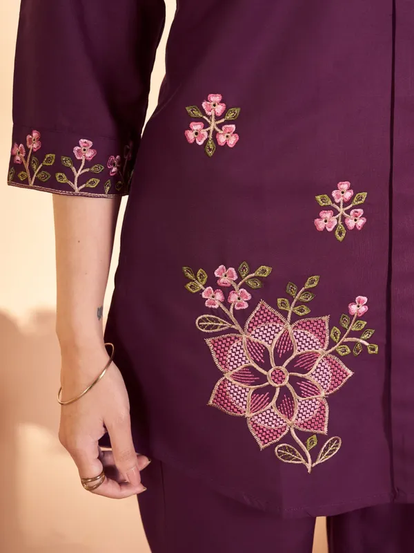 Mishudi_Designer_Floral_Embroidery_Co-Ord_Set