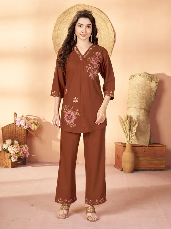 Mishudi_Designer_Floral_Embroidery_Co-Ord_Set