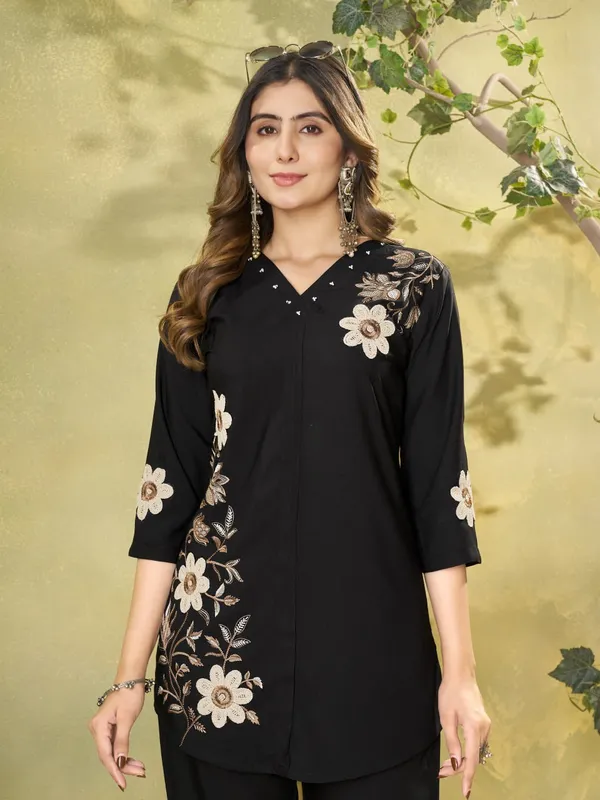 Mishudi_Premium_Floral_Embroidered_Co-Ord_Set