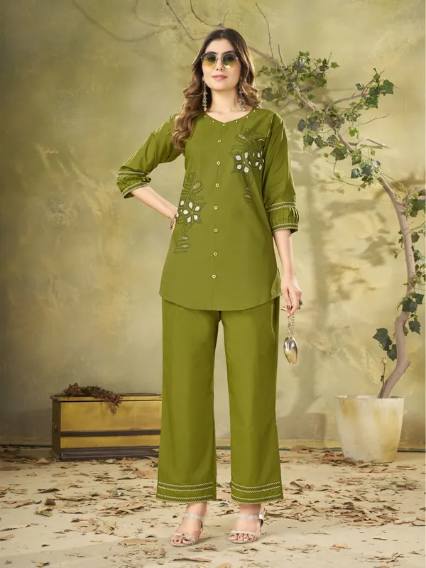 Mishudi_Premium_Floral_Embroidered_Co-Ord_Set