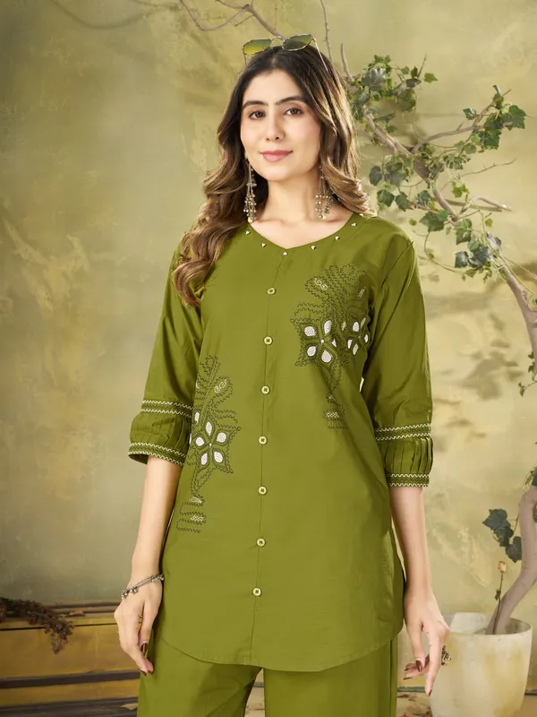 Mishudi_Premium_Floral_Embroidered_Co-Ord_Set