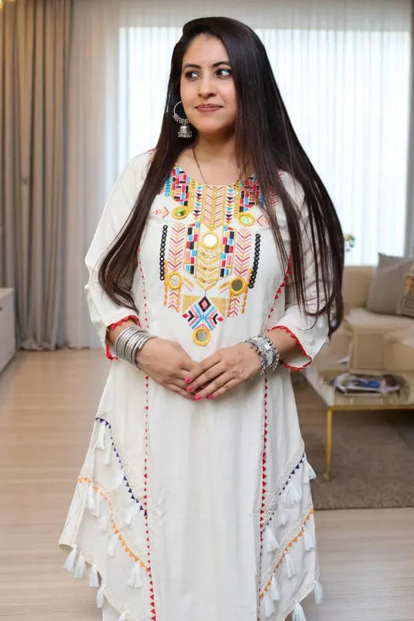 Noor_Multicolor_Embroidered_Designer_Kurta