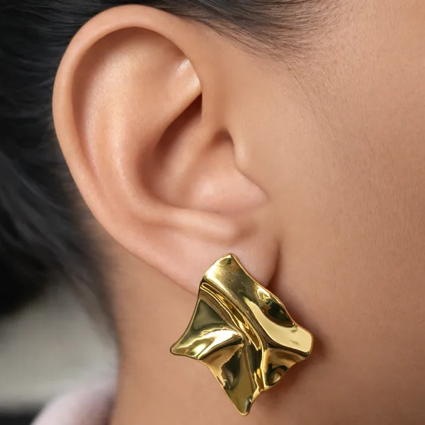 Sculpted_Abstract_Gold_Stud_Earrings_Default_Title