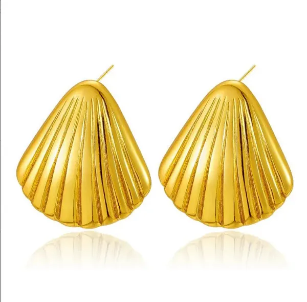 Golden_Shell_Fluted_Stud_Earrings_Default_Title